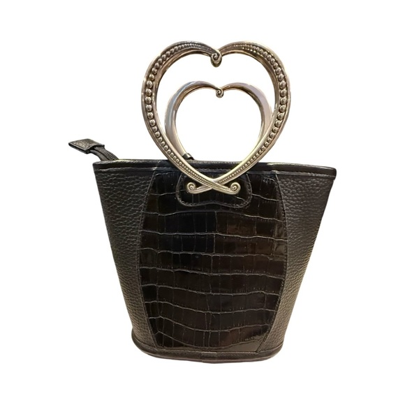 Black Heart Handle Women's Bucket Bag - Picture 10 of 14